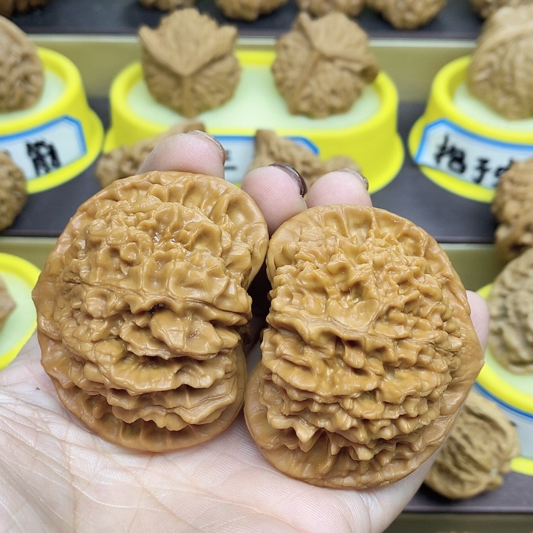 文玩核桃吊坠传**佛官帽52