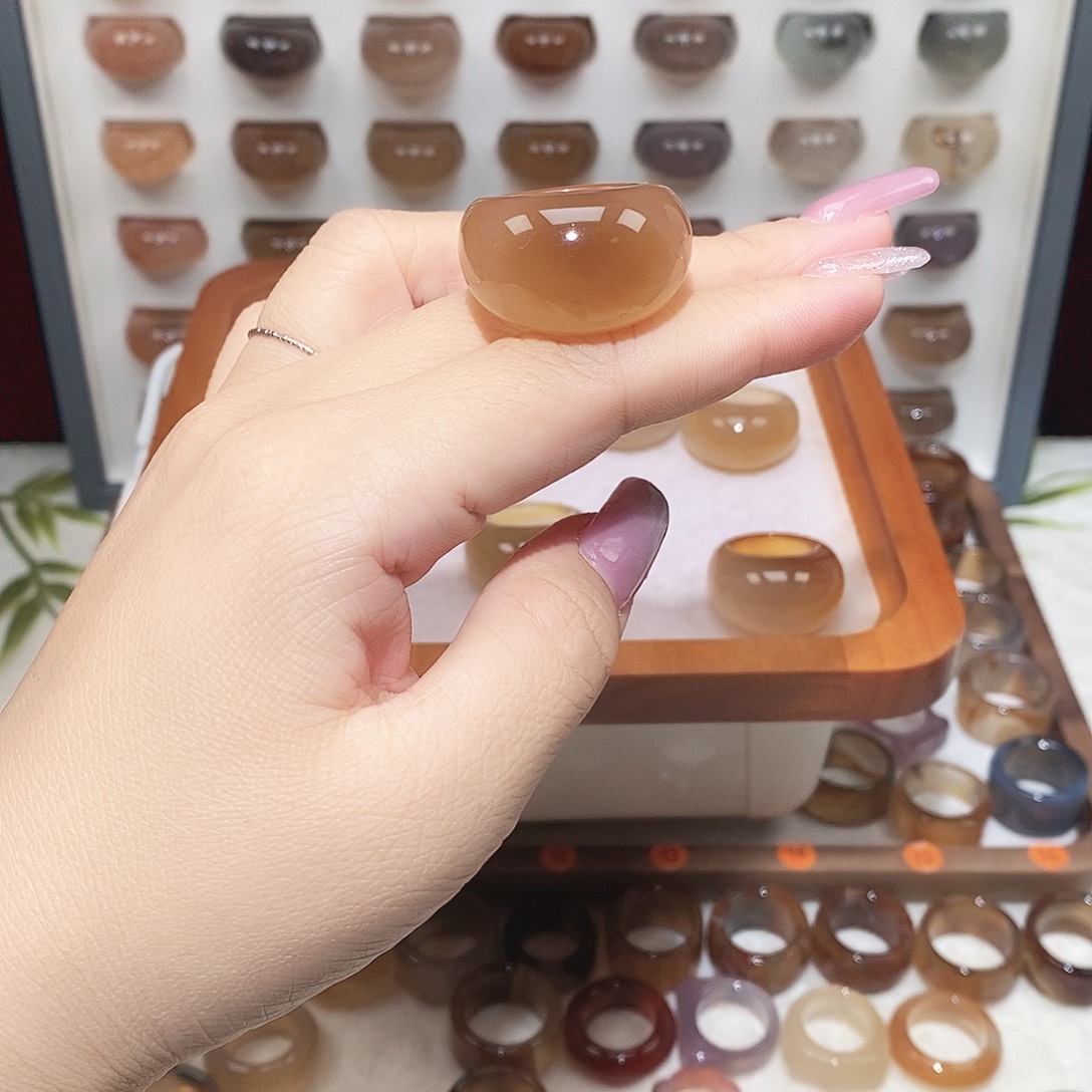 想***拿玛瑙/玉髓未镶嵌戒指港18