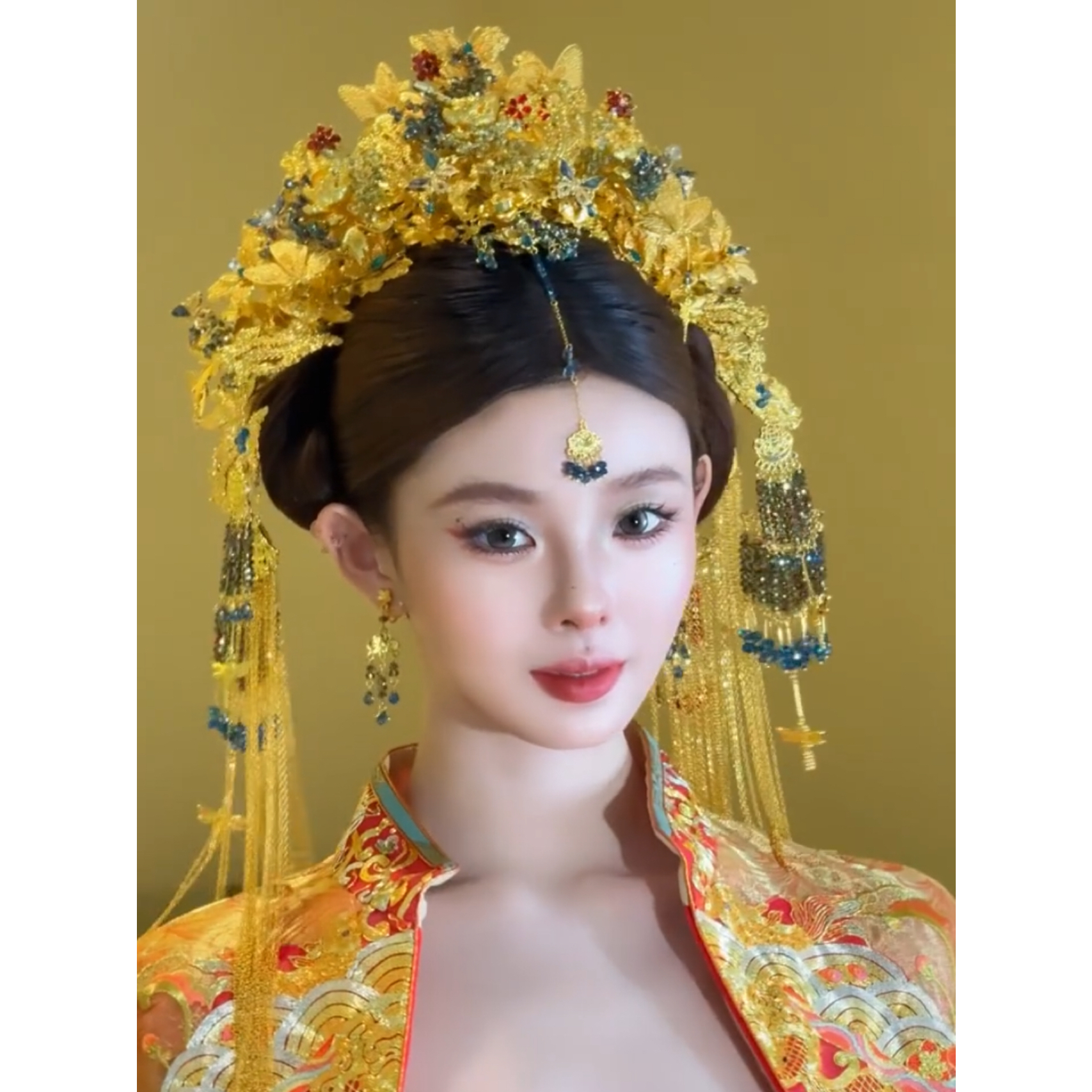 13183-ETE金色秀禾服凤冠霞帔 新娘结婚头饰 中式复古流苏龙凤褂