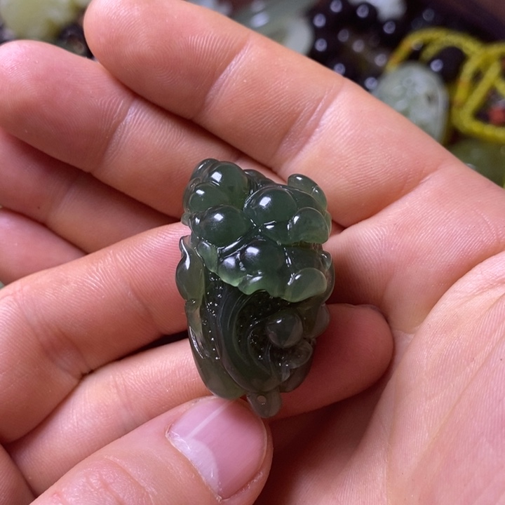 岫玉岫玉颈饰未镶嵌