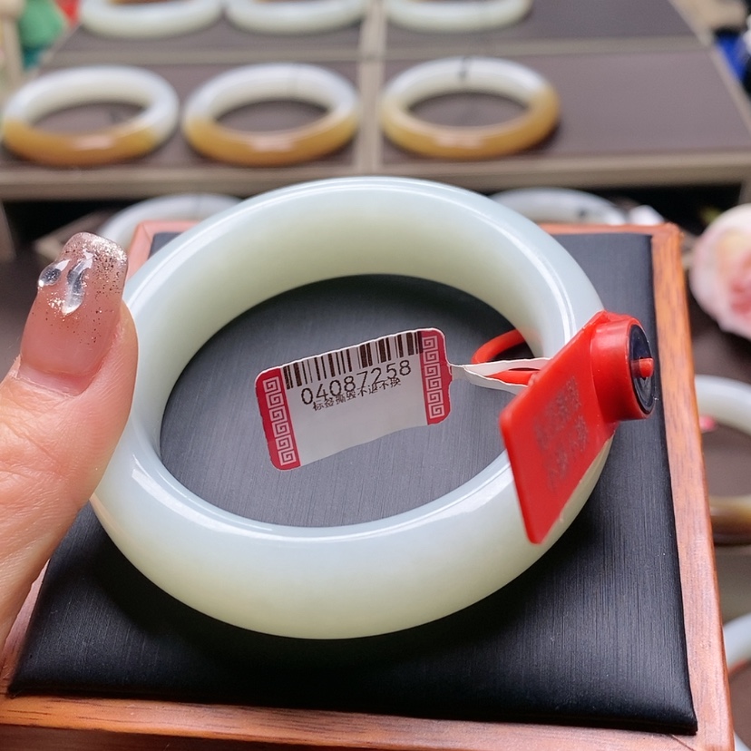 【闪购商品】和田玉手镯未镶嵌