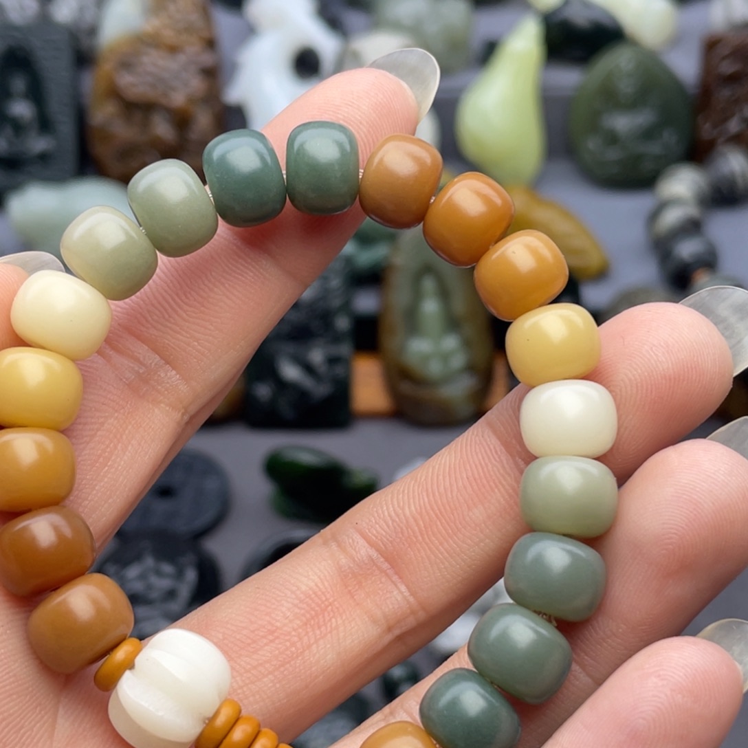 和田玉颈饰未镶嵌