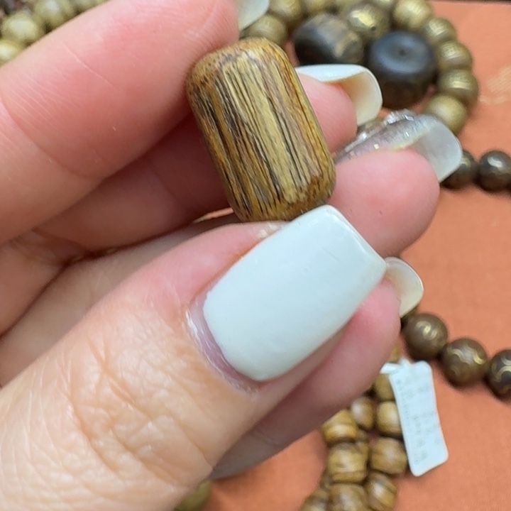 大叶紫檀（黑酸枝木类）