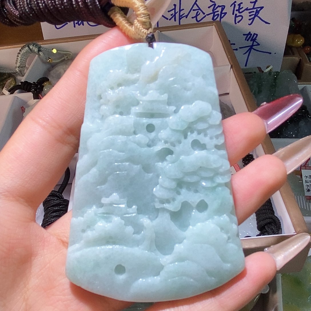 翡翠颈饰未镶嵌天然