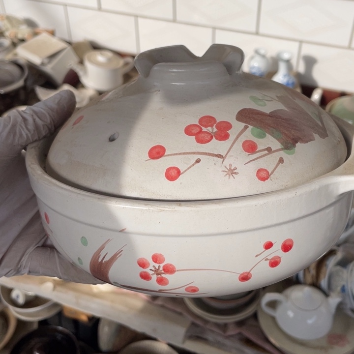 摆件陶瓷盘子碗砂锅都有