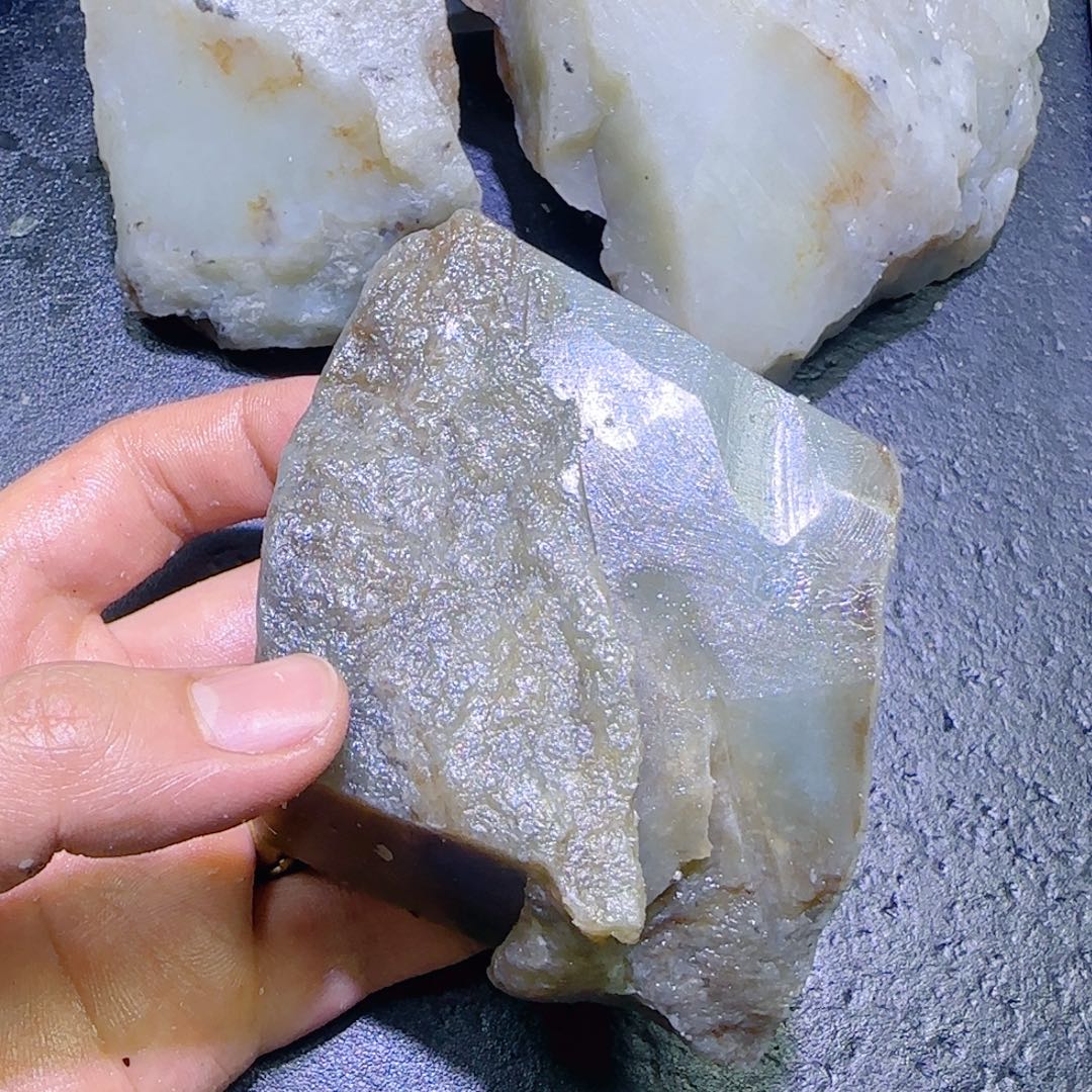 和田玉未镶嵌珠宝半成品