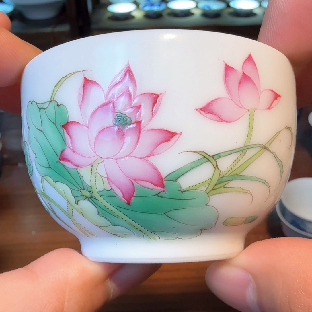 杯子釉上粉彩荷花单杯