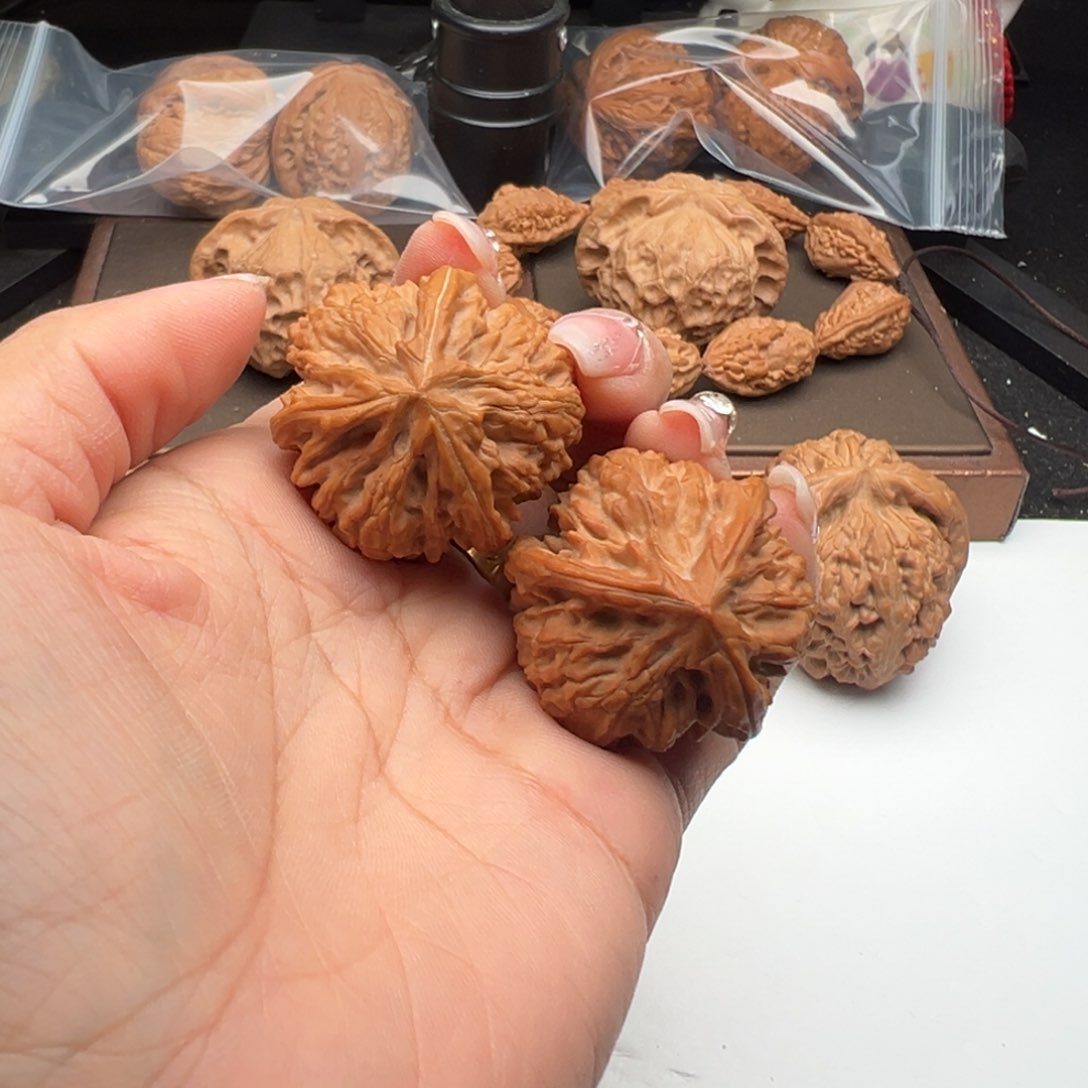 文玩核桃把件三棱37