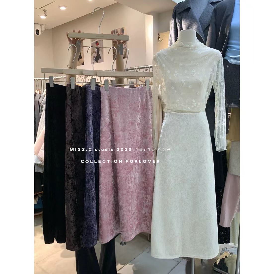 《朵妈衣橱》秋冬新款高级感金丝绒加绒加厚高腰显瘦中长款半身裙