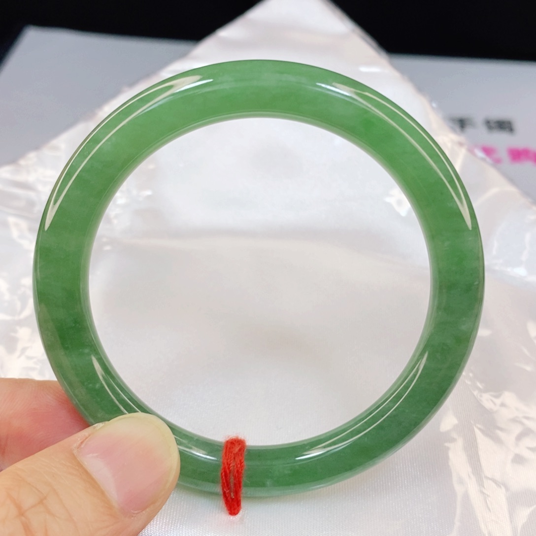 翡翠手镯未镶嵌蝴*53.7圈口圆条