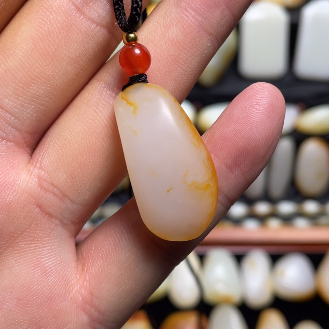 颈饰未镶嵌和田玉