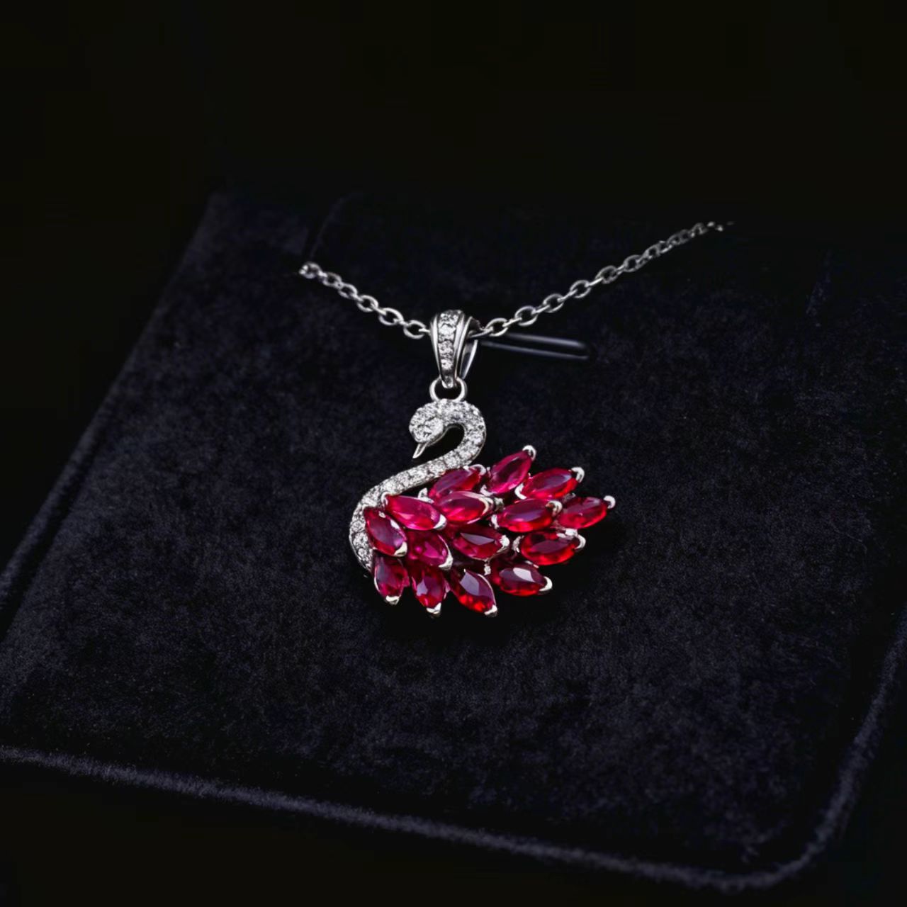 铜合金合成锆石吊坠  小天鹅显气质轻奢锁骨链闪耀之星设计