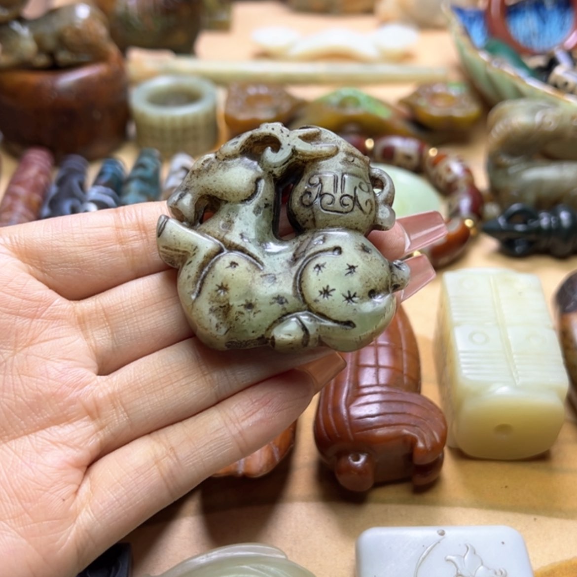 【闪购商品】蛇纹石玉颈饰未镶嵌