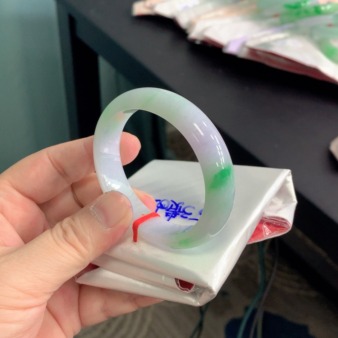 翡翠手镯未镶嵌53贵妃