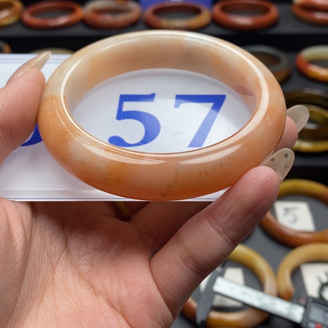 石英质玉（黄龙玉）手镯未镶嵌