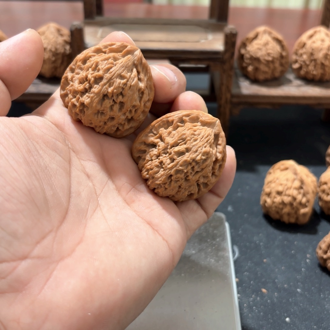 嗖***哈文玩核桃吊坠2888888888