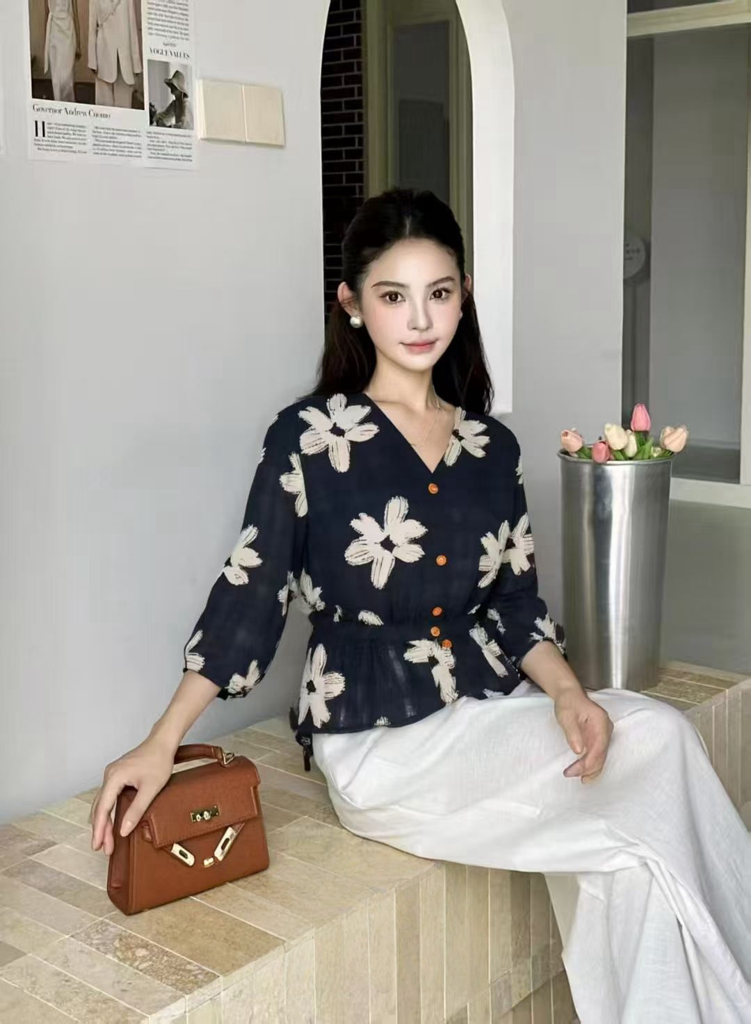 黑色印花小衫气质