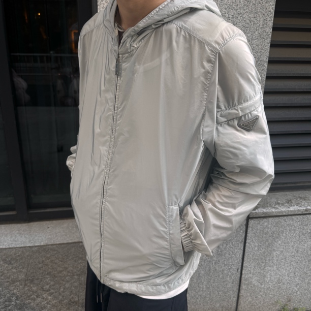 99新 Prada/普拉达 薄款新款科技冲锋衣连帽夹克/XL/18800