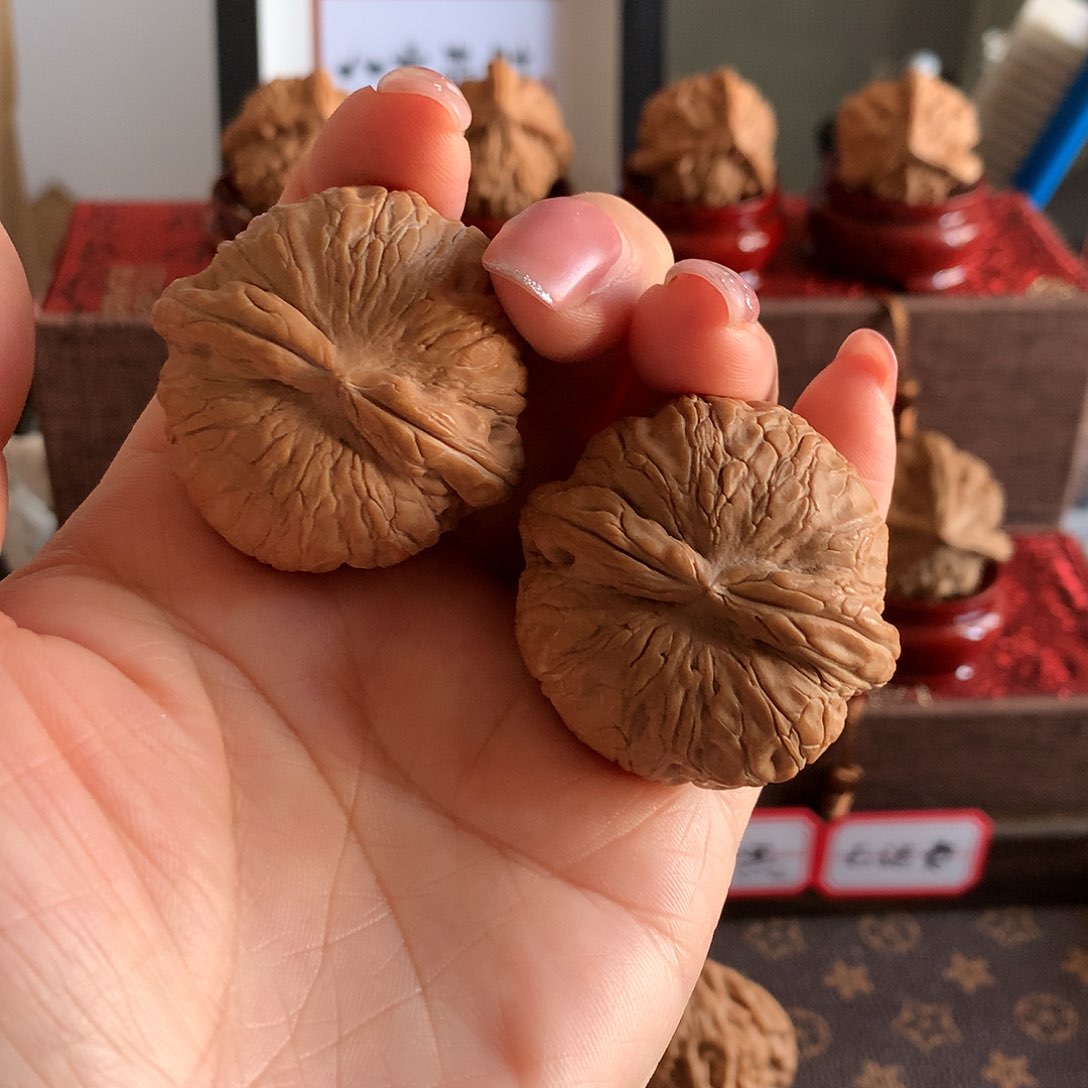 文玩核桃吊坠元宝88