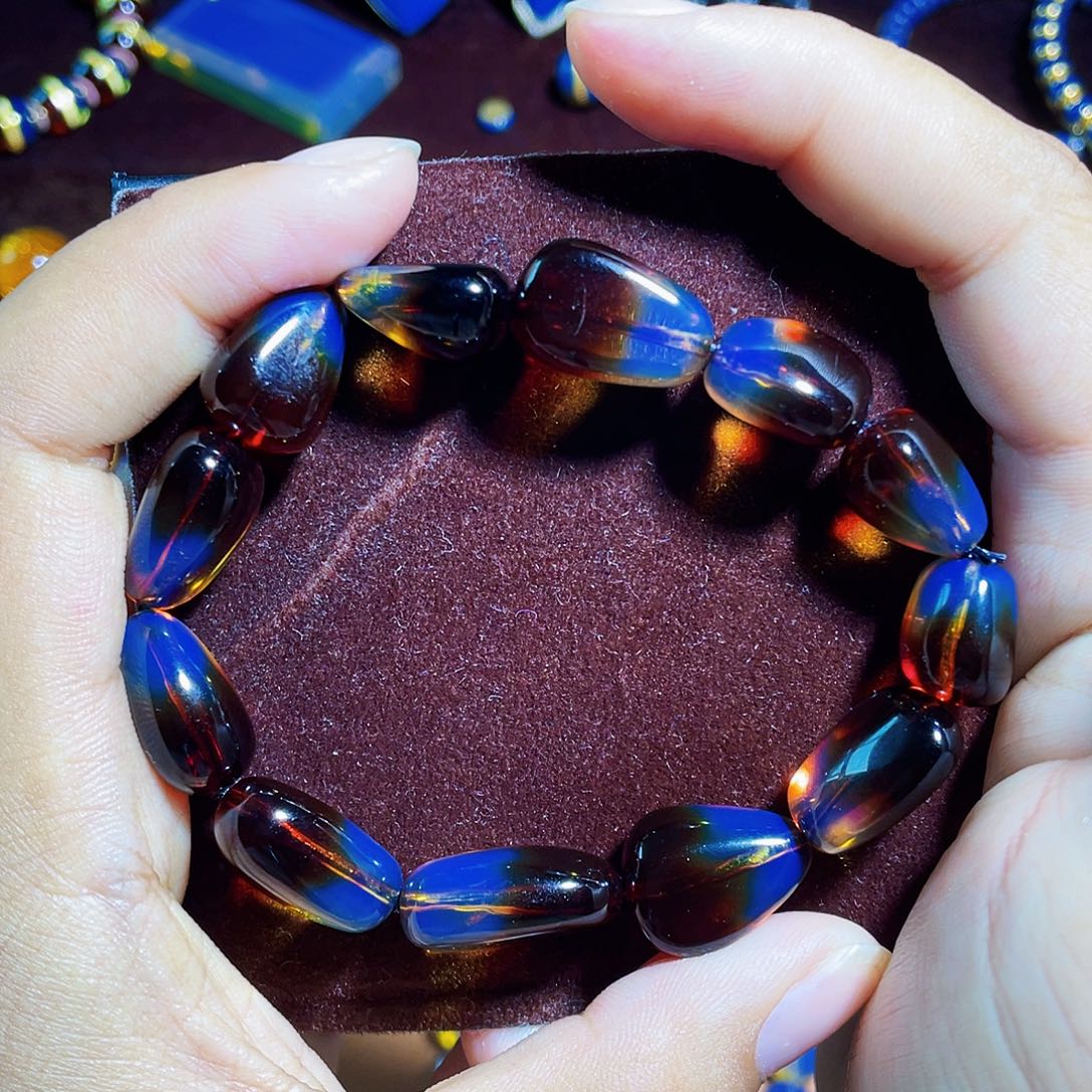 蓝珀裸石未镶嵌红蓝随行手串