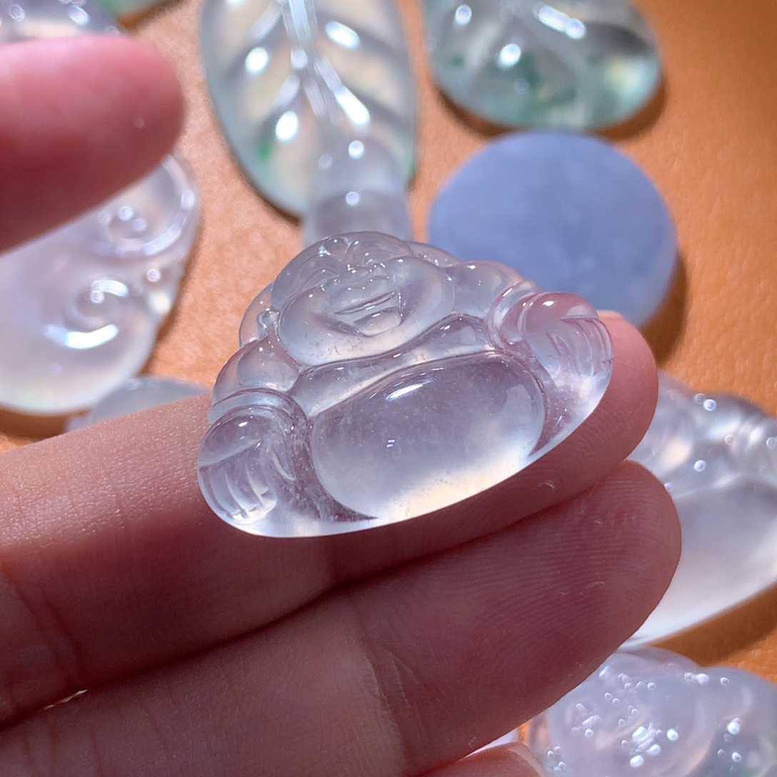 翡翠颈饰未镶嵌缅甸