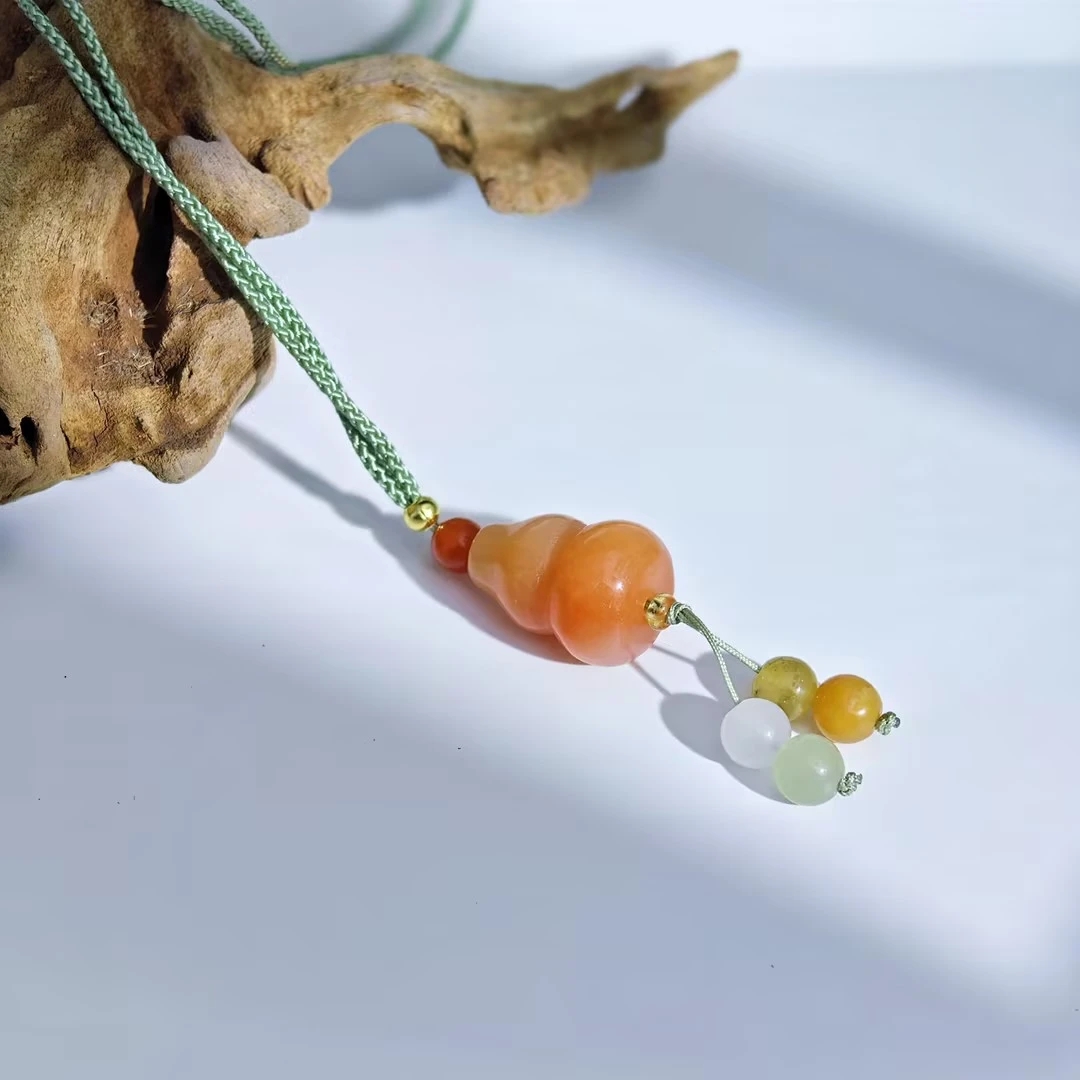 天然金丝玉葫芦吊坠