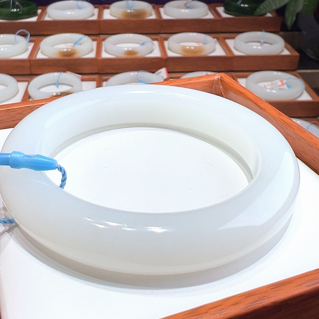 和田玉手镯5657未镶嵌