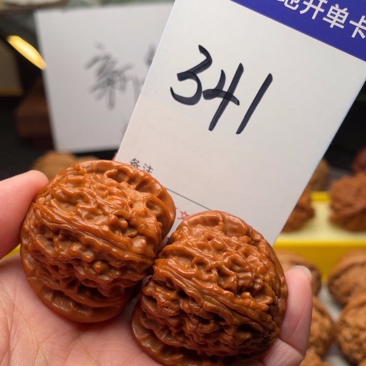 桃核把件文玩核桃白狮子40