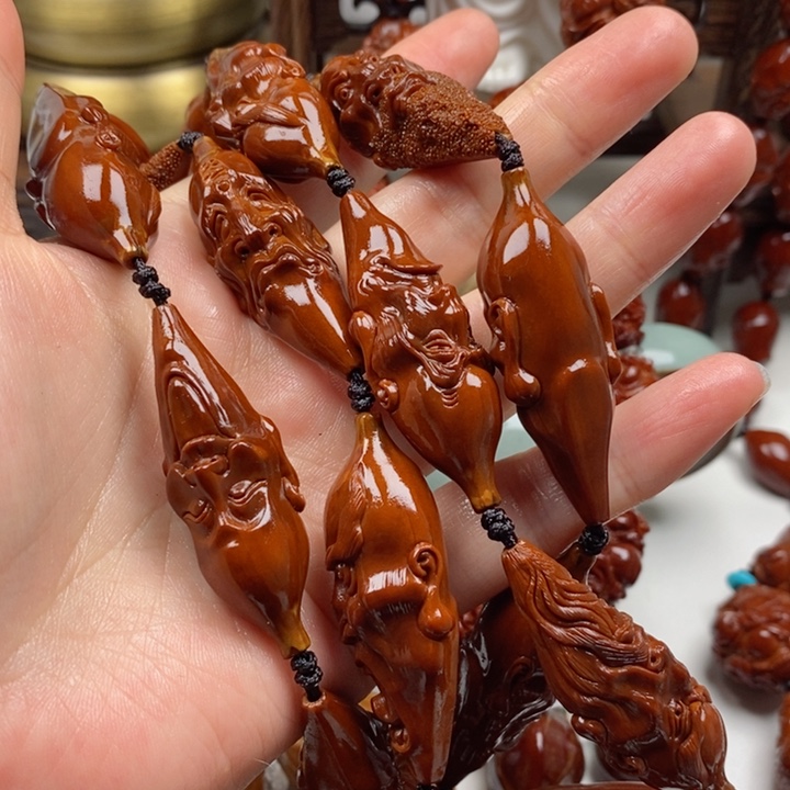 橄榄核吊坠绝****8回血回血