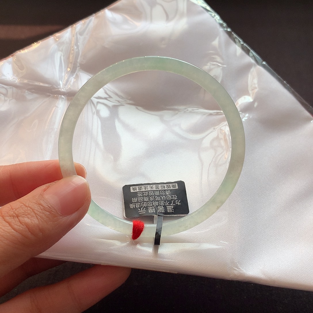 翡翠未镶嵌手镯56完美