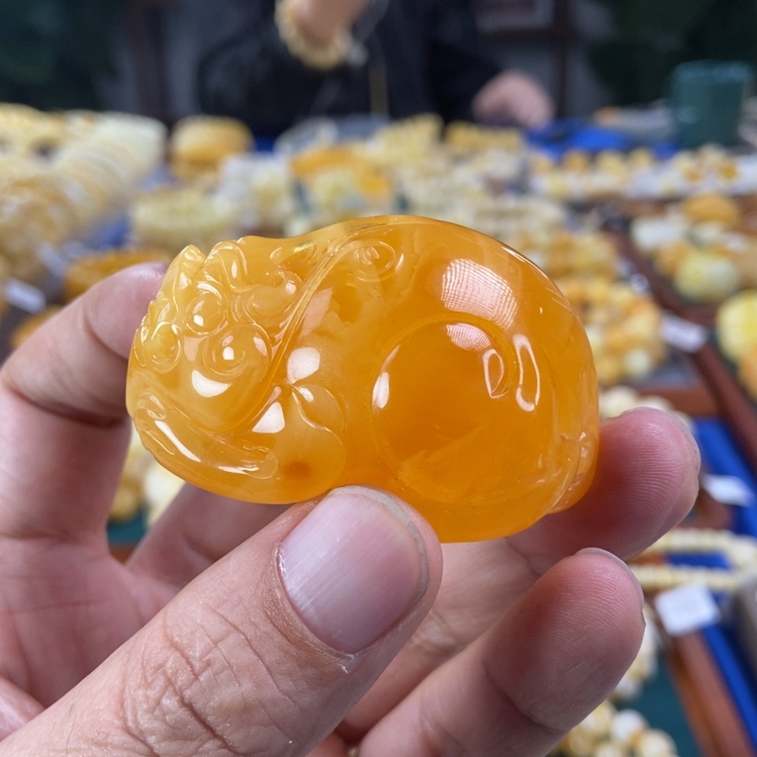 琥珀珠宝奇石未镶嵌焦皮料貔貅38.31