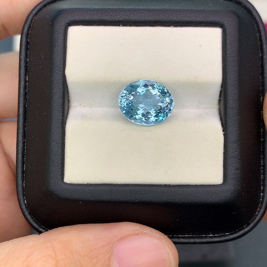 海蓝宝石裸石4.62克拉吉尔德大证圣玛利亚色