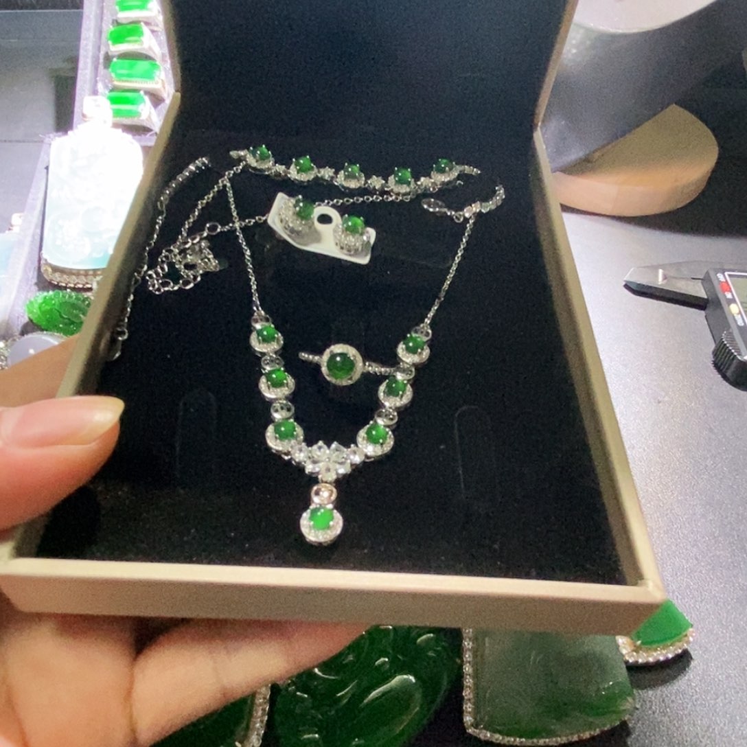 翡翠未镶嵌套链A货翡翠10