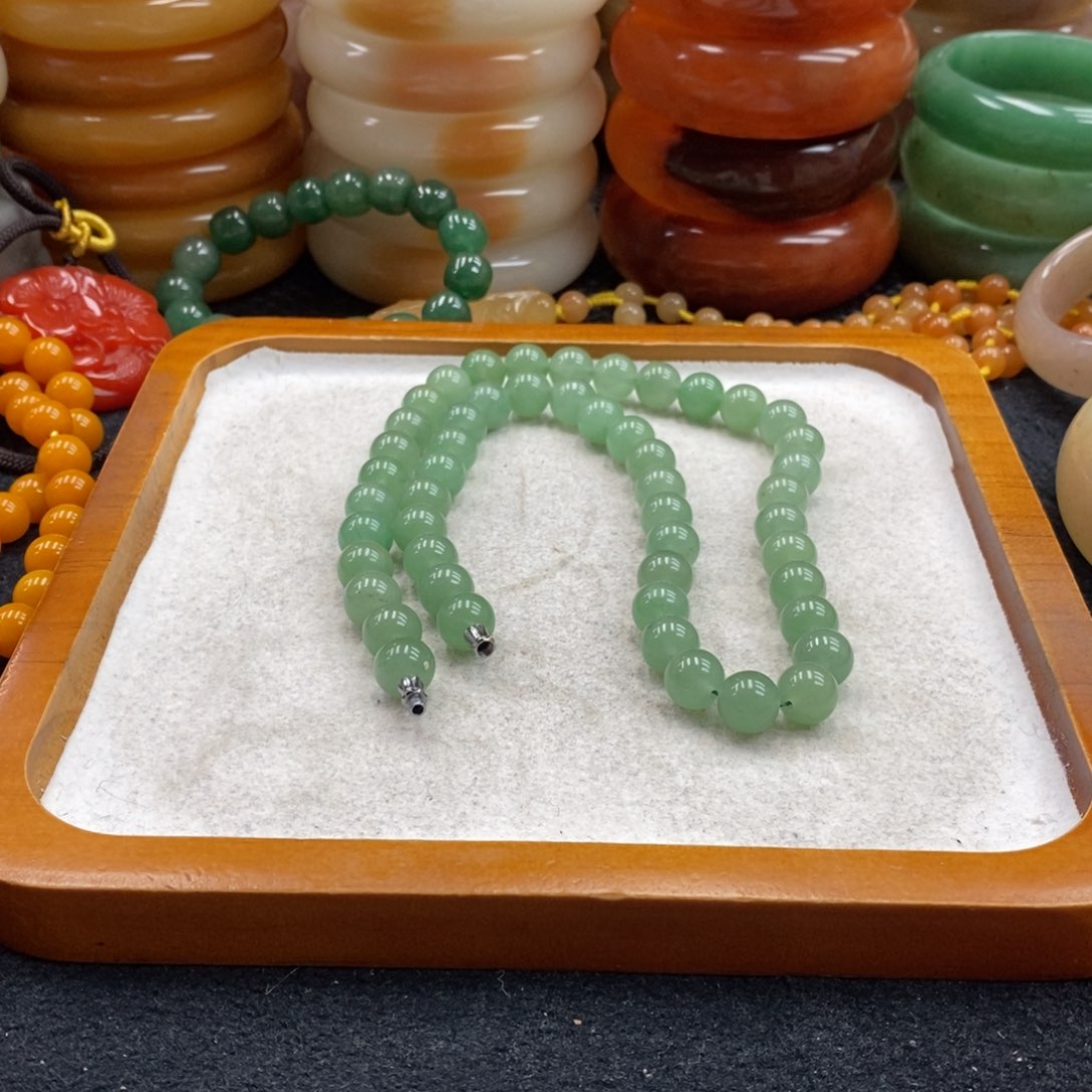 石英岩玉未镶嵌手镯（圆镯）