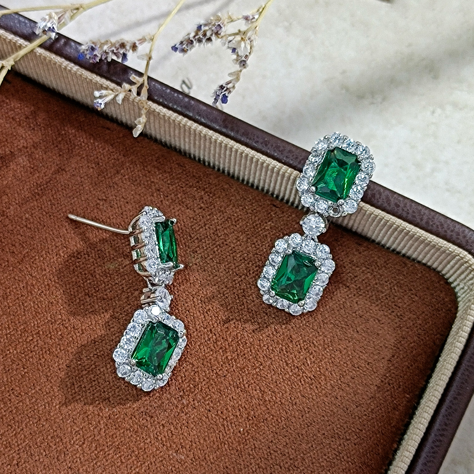 铜合金合成锆石耳饰 VWHG-009286【森雾叠翠】耳饰简约小众时尚女士