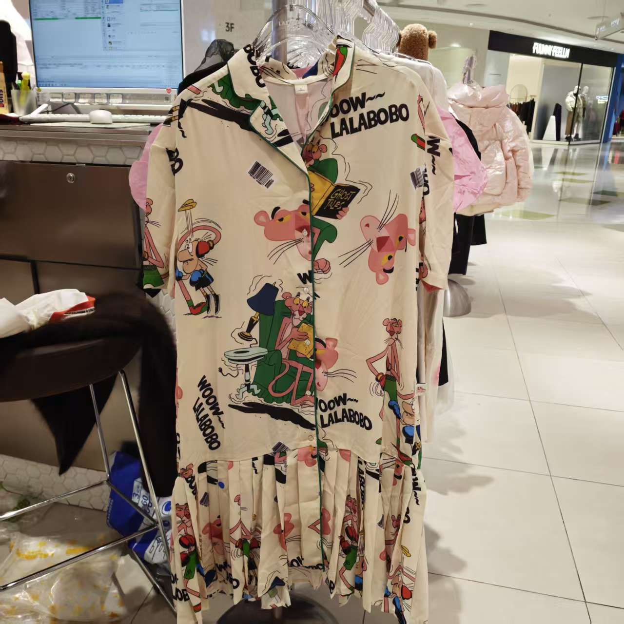 南京【微瑕不退不换】粉红豹满印梭织连衣裙F21B-WLZY14