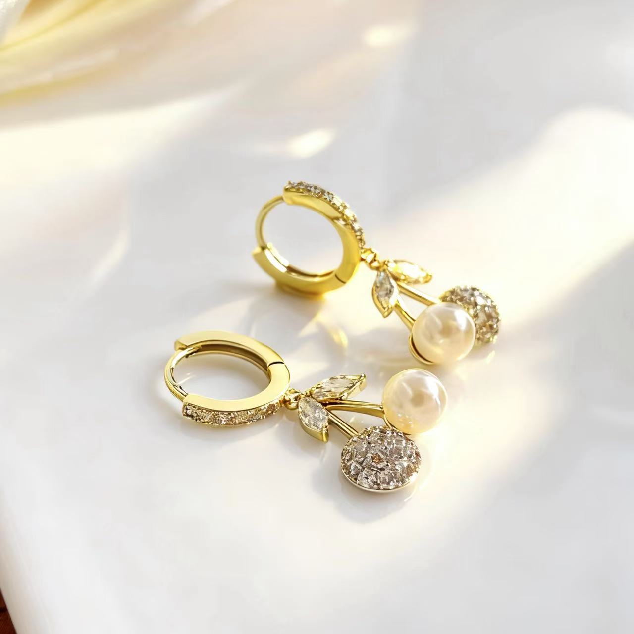 铜合金仿珍珠耳饰 a518欧比雅比【减龄樱桃耳扣】灵动百搭耳环12784