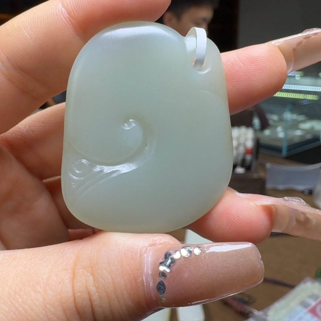 和田玉挂件未镶嵌小***姐