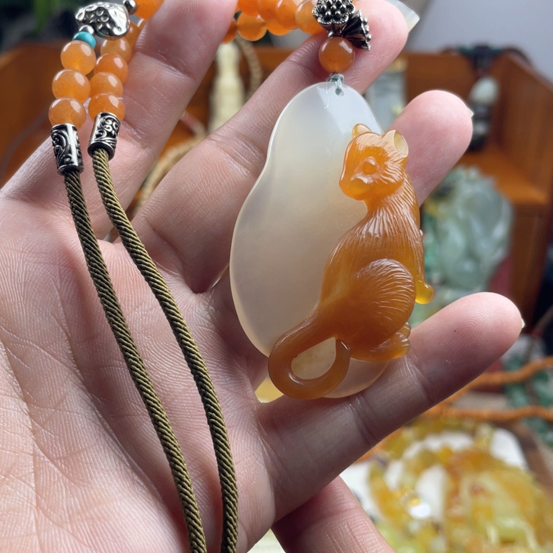 蛇纹石玉未镶嵌吊坠