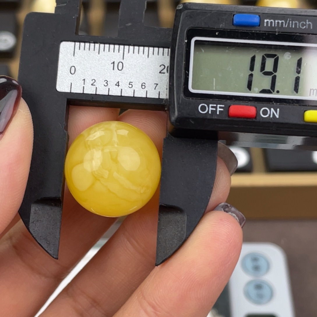 琥珀未镶嵌裸石蜜蜡477