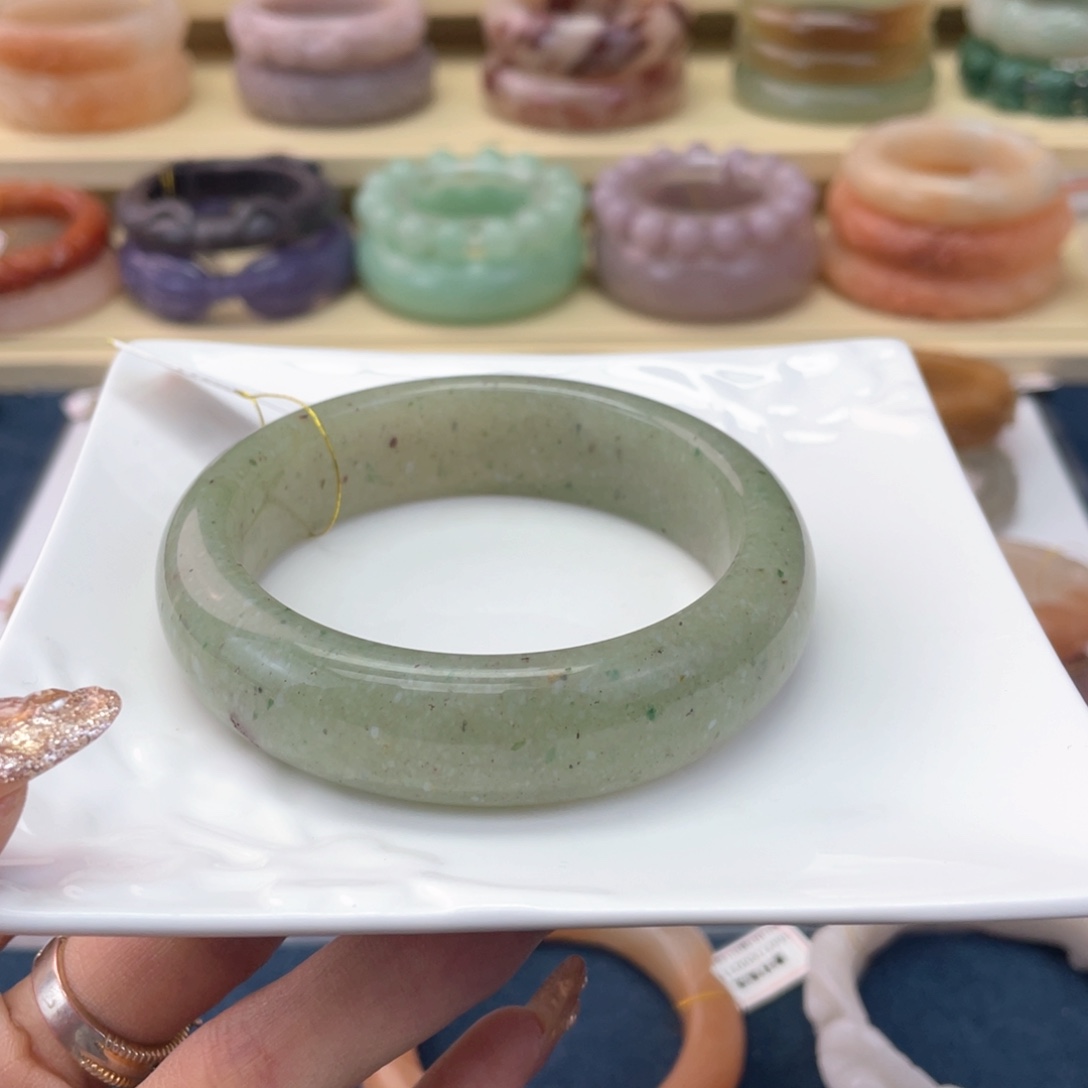 石英质玉未镶嵌手镯62