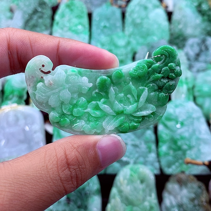 吊坠(不含链)未镶嵌翡翠