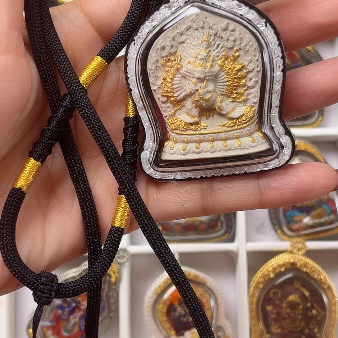 泥塑马**功大威德金刚香灰亚克力