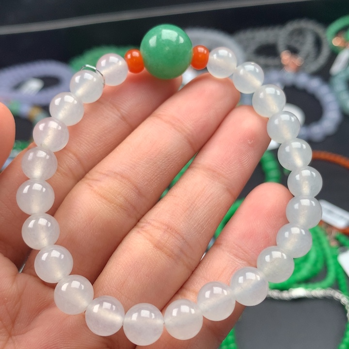 翡翠手镯未镶嵌卡