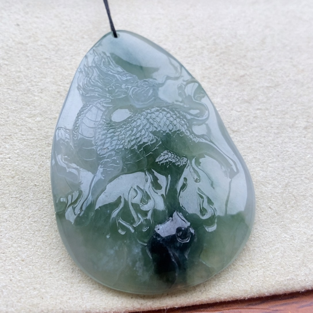 翡翠未镶嵌颈饰吊坠