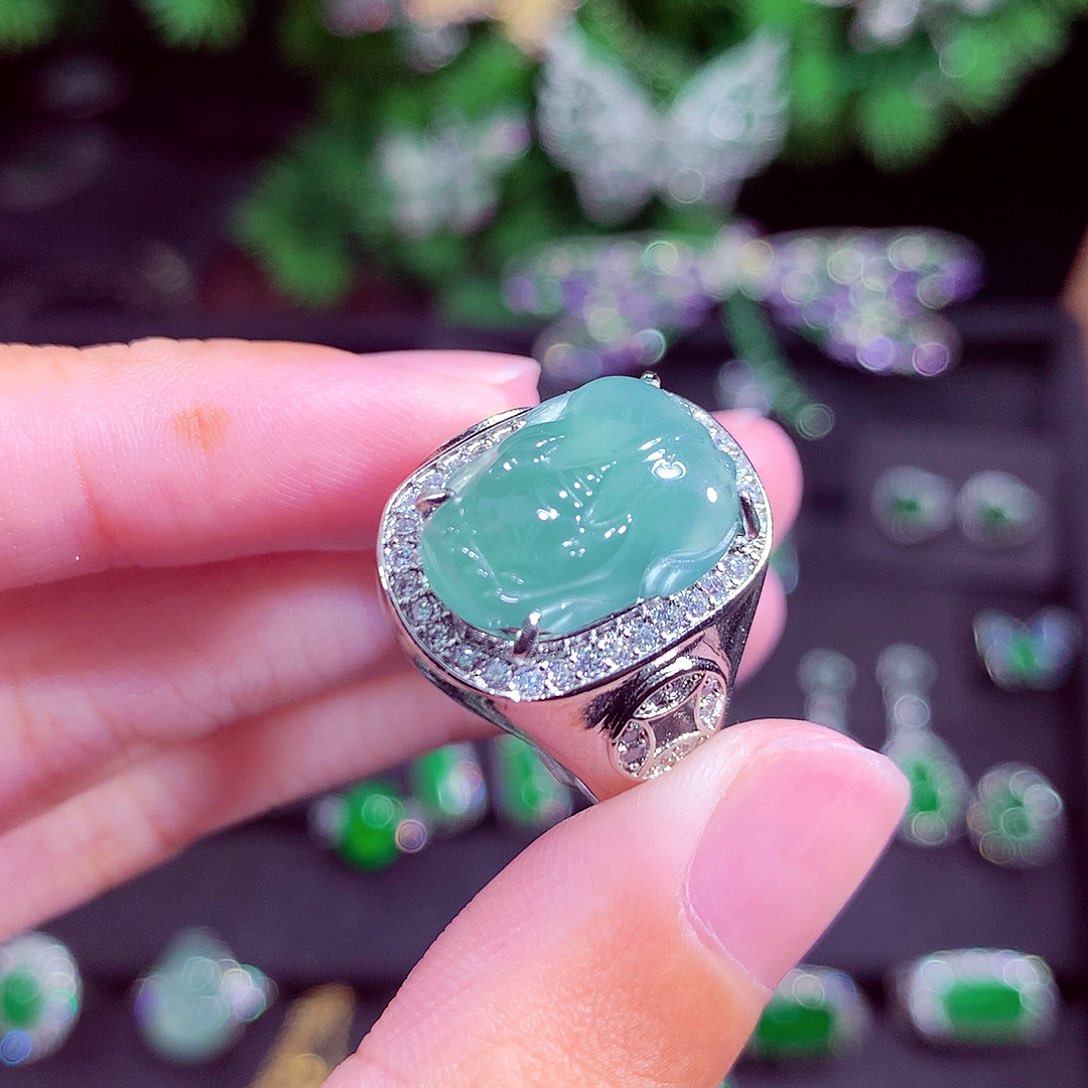 颈饰未镶嵌翡翠天然