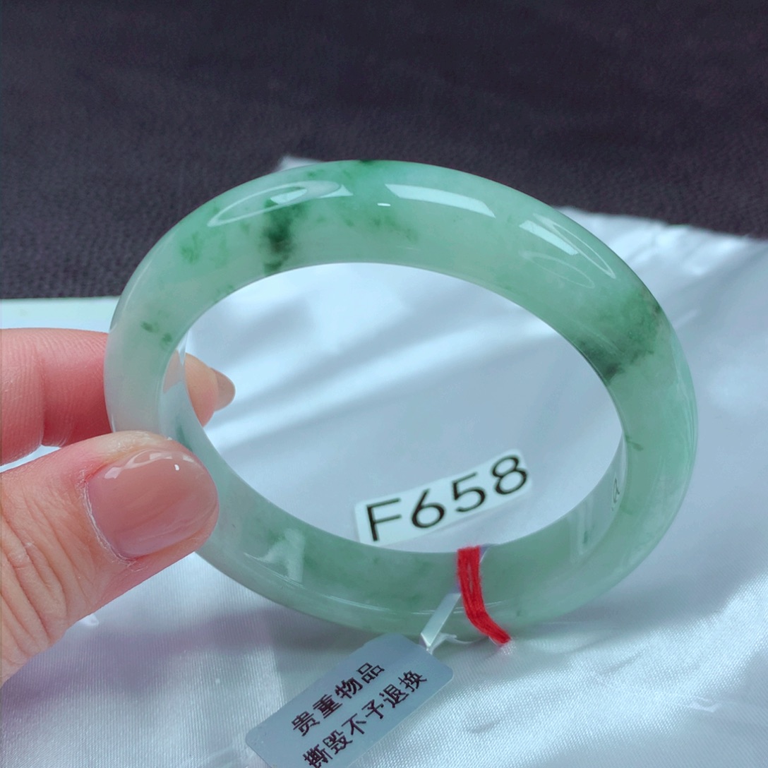 翡翠手镯未镶嵌手镯88