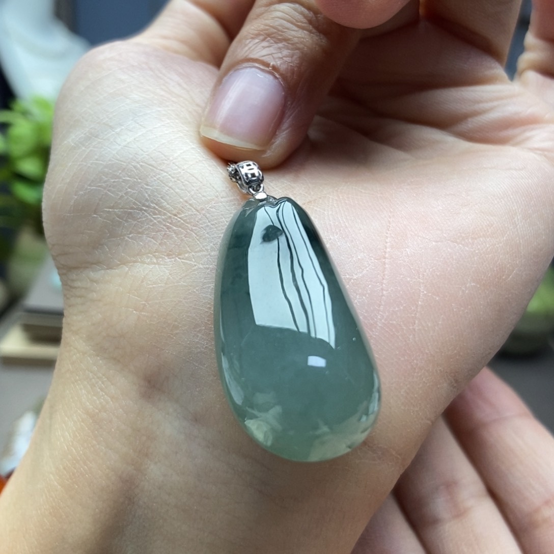 翡翠颈饰18K金镶嵌吊坠D10