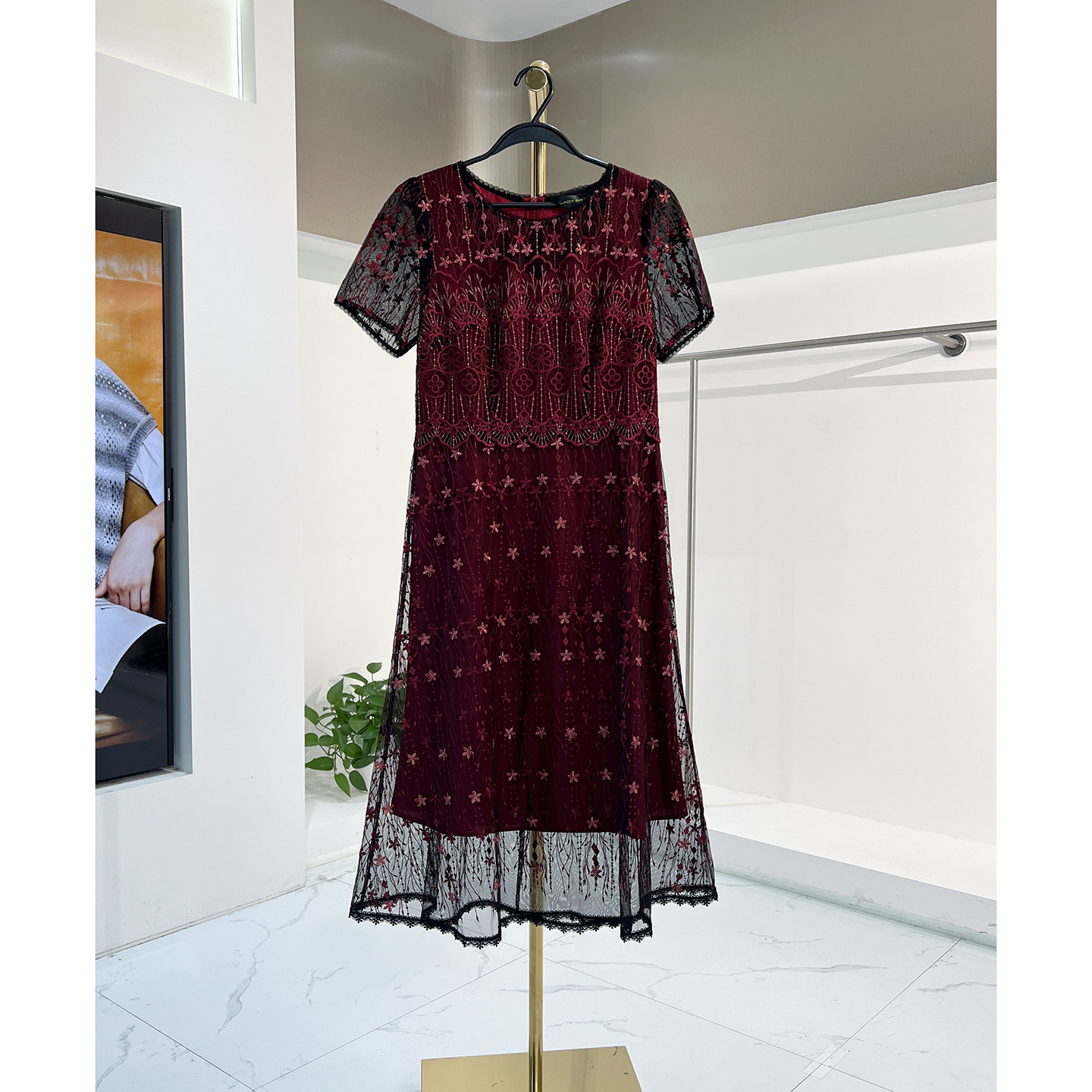 春夏新款时尚休闲气质优雅连衣裙 莎213203