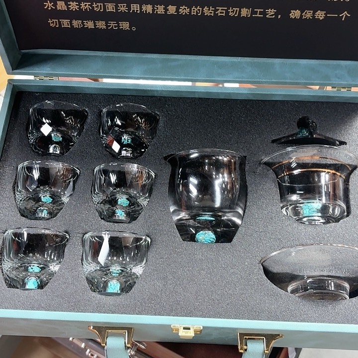 孤品茶具套装等。          